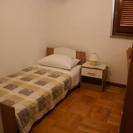 Aleksandar Apartman *